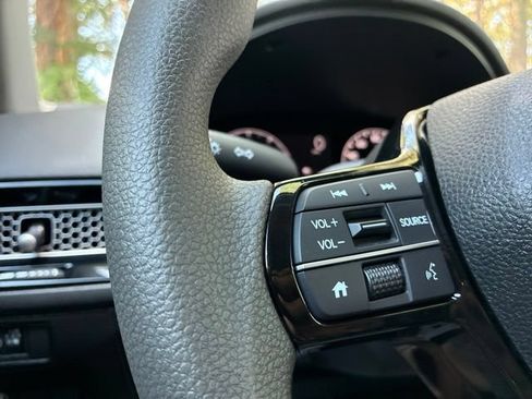 Used 2023 Honda Civic LX image 26