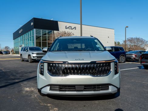 New 2026 Kia Carnival EX image 13