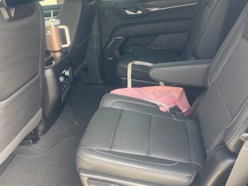 Used 2024 GMC Yukon Denali w/ Advanced Technology Package AWD/4WD image 7