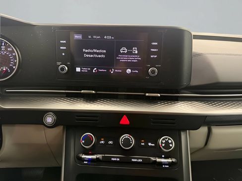 Used 2024 Kia Carnival LX FWD image 26