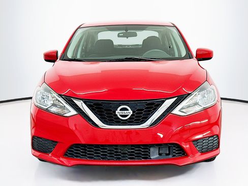 Used 2019 Nissan Sentra SV image 2
