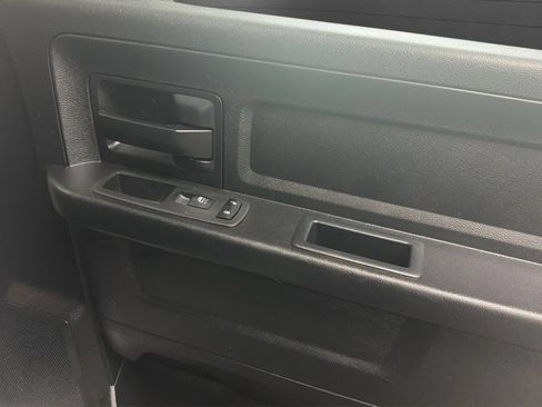 Used 2017 RAM 1500 Express w/ Express Value Package RWD image 17