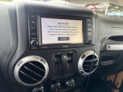 Used 2013 Jeep Wrangler Rubicon w/ PWR Convenience Group AWD/4WD image 6