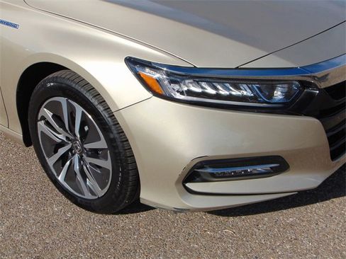 Used 2018 Honda Accord EX image 2