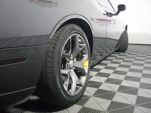 Used 2016 Dodge Challenger R/T w/ Sound Group RWD image 9