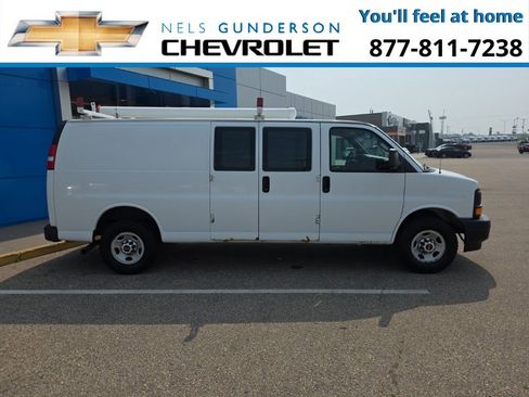Used 2017 GMC Savana 3500 Extended image 7