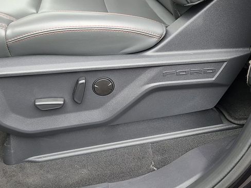 Certified 2025 Ford Expedition Active AWD/4WD image 9