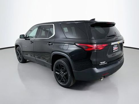 Used 2023 Chevrolet Traverse LS w/ LPO, Cargo Package FWD image 5