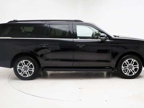Used 2025 Ford Expedition Max Active image 3