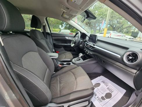 Used 2022 Kia Forte LXS image 23