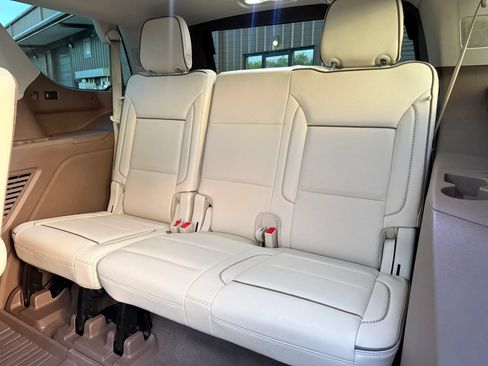 Used 2021 GMC Yukon Denali w/ Denali Ultimate Package AWD/4WD image 27