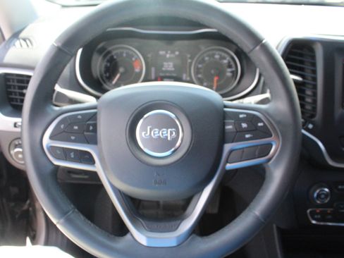 Used 2020 Jeep Cherokee Latitude Plus FWD image 15