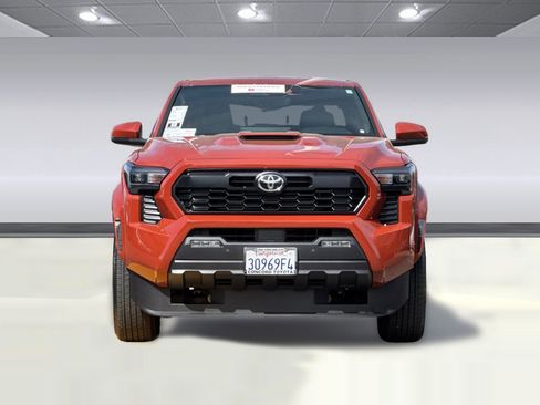 Certified 2025 Toyota Tacoma TRD Sport w/ TRD Sport Upgrade Package image 5