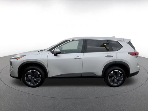 Used 2025 Nissan Rogue SV FWD image 8