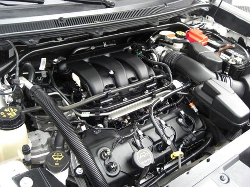 Used 2019 Ford Flex SE FWD image 21