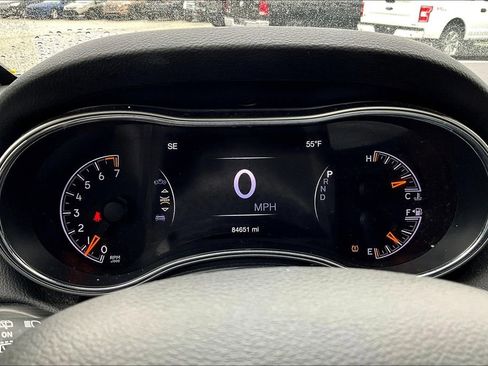 Used 2022 Jeep Grand Cherokee Limited image 20