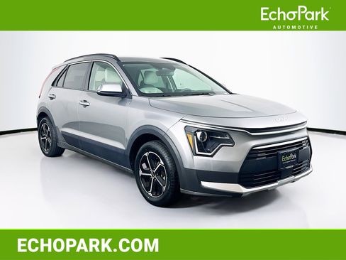 Used 2023 Kia Niro EX image 1