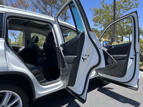 Used 2015 Volkswagen Tiguan SEL FWD image 61