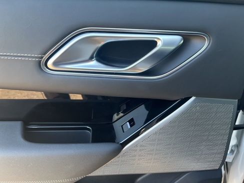 Used 2023 Land Rover Range Rover Velar R-Dynamic S image 56