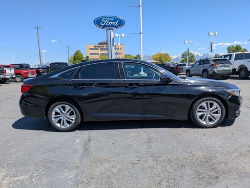 Used 2018 Honda Accord LX image 2