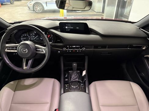 Used 2019 MAZDA MAZDA3 AWD Hatchback w/ Preferred Pkg image 17