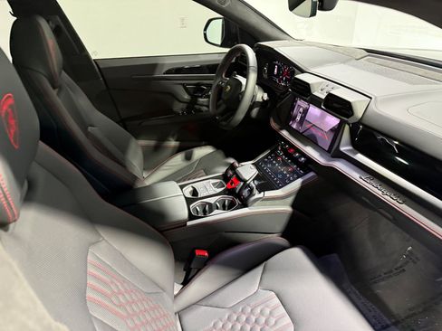 Used 2025 Lamborghini Urus SE AWD/4WD image 58