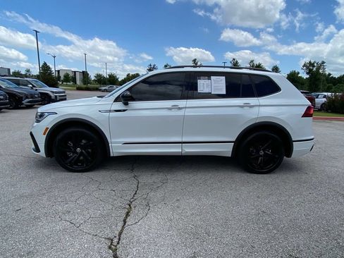 Used 2024 Volkswagen Tiguan SE R-Line FWD image 4
