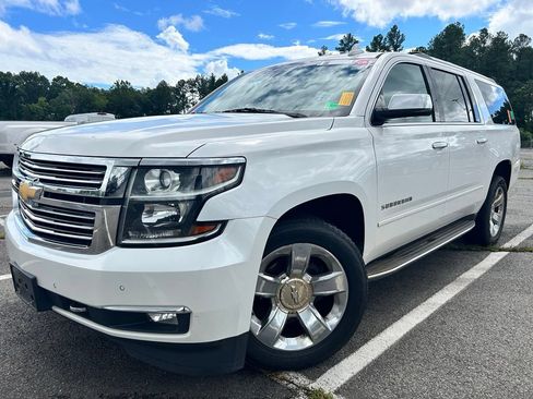 Used 2017 Chevrolet Suburban Premier AWD/4WD image 2