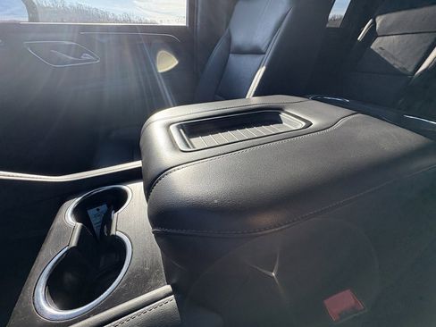 Used 2022 Chevrolet Suburban LT image 37