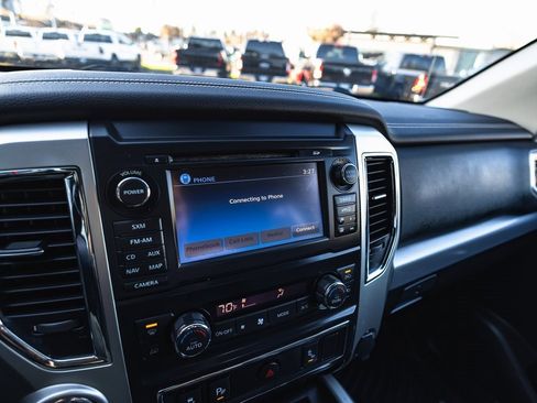 Used 2018 Nissan Titan PRO-4X image 17
