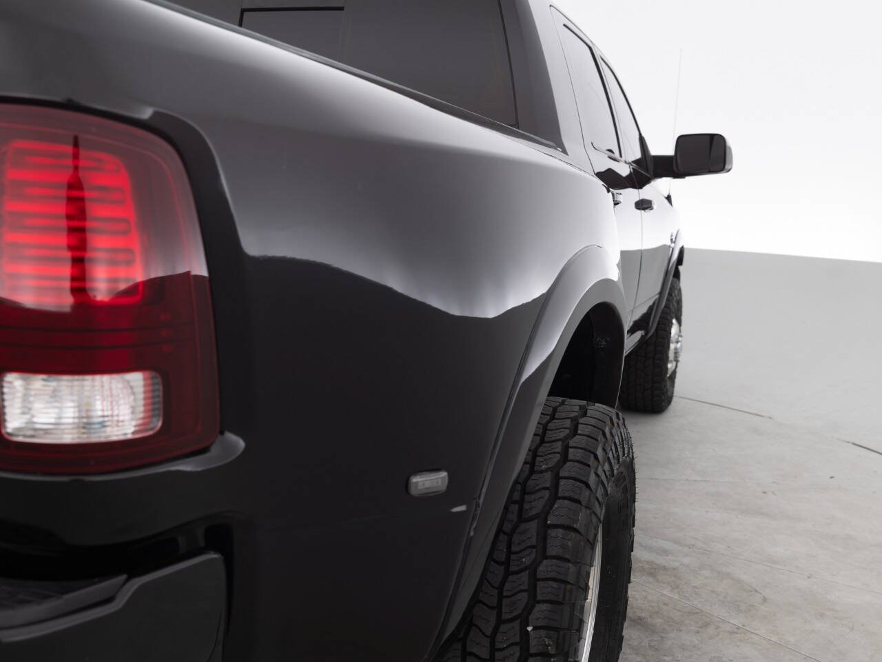 Used 2018 RAM 3500 Laramie w/ Sport Appearance Group AWD/4WD image 14