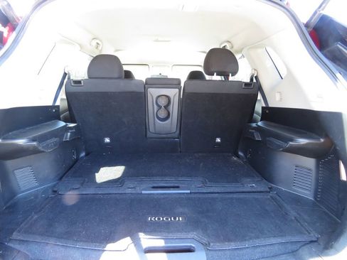 Used 2016 Nissan Rogue SV w/ SV Premium Package AWD/4WD image 17