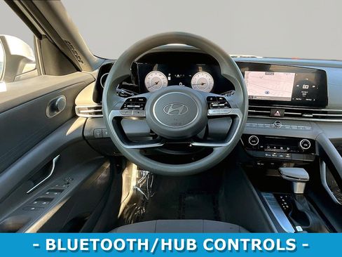 Used 2024 Hyundai Elantra SEL FWD image 8