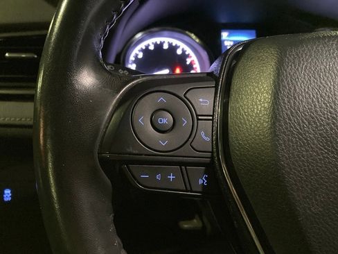 Certified 2020 Toyota Camry SE image 13