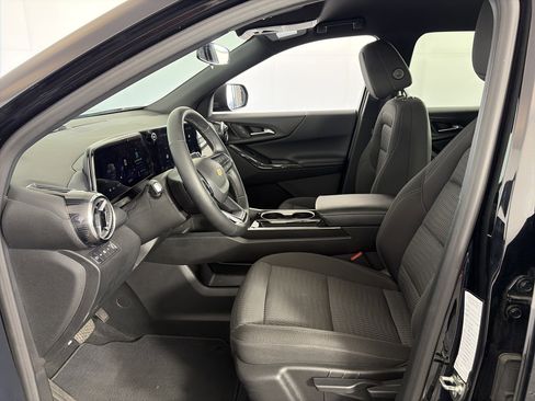 Used 2025 Chevrolet Equinox LT AWD/4WD image 10