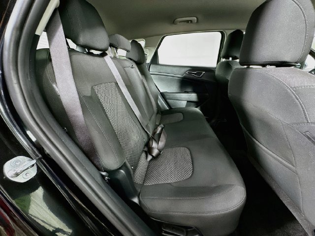 Used 2024 Kia Sportage LX AWD/4WD image 26