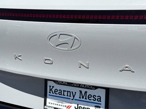 Used 2025 Hyundai Kona Limited FWD image 13