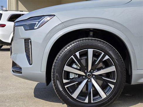 Used 2025 Volvo XC90 B6 Core w/ Protection Package image 12