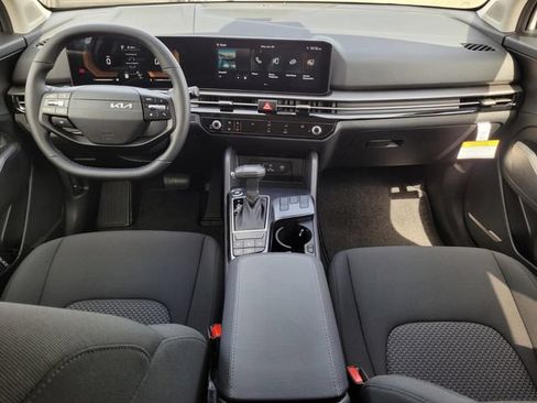 New 2026 Kia Sportage LX FWD image 13
