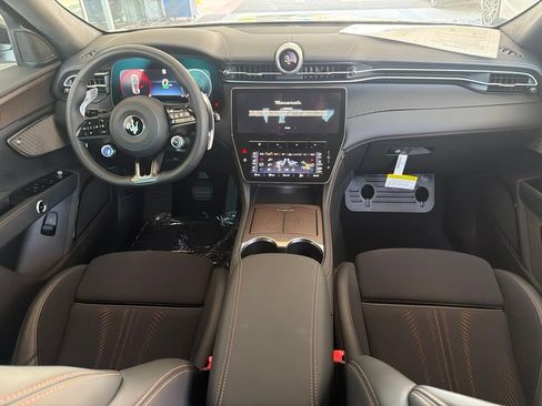 Used 2025 Maserati Grecale Folgore AWD/4WD image 14