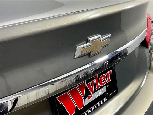 Used 2019 Chevrolet Impala LT FWD image 24