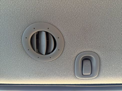 Used 2003 Dodge Grand Caravan Sport FWD image 72