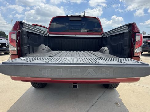 Used 2020 Nissan Titan SL w/ Moonroof Package AWD/4WD image 32