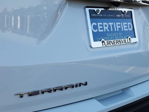 Certified 2022 GMC Terrain SLE image 30