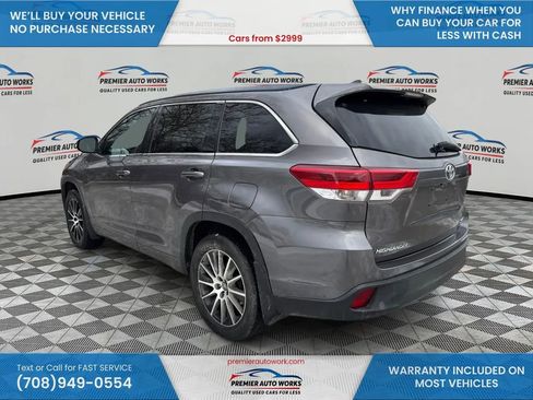 Used 2017 Toyota Highlander SE image 7