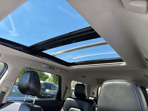 Certified 2024 Nissan Pathfinder SL w/ SL Premium Package image 11