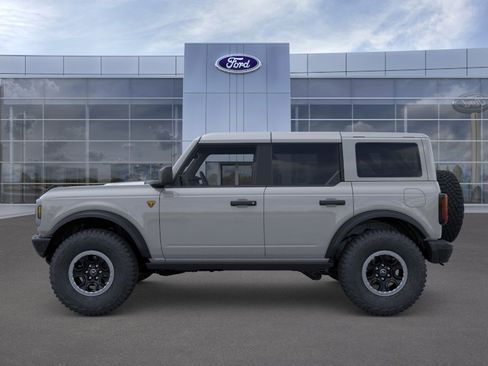 New 2026 Ford Bronco Badlands AWD/4WD image 3