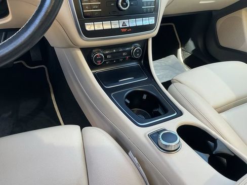 Used 2019 Mercedes-Benz GLA 250 4MATIC image 18