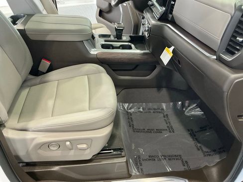 Used 2026 GMC Sierra 1500 SLT image 15