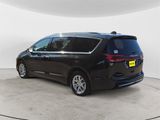 Used 2021 Chrysler Pacifica Touring-L image 3